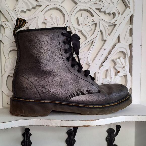 Dr. Martens Airwair Delaney Boots Size 5 - Picture 1 of 11